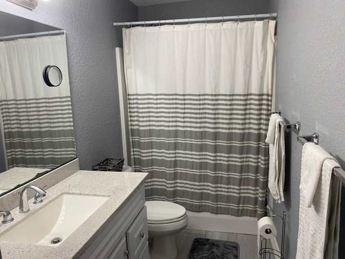 Laura Mateus's room