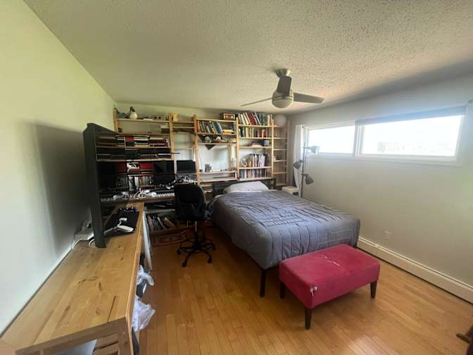 Fernando's room