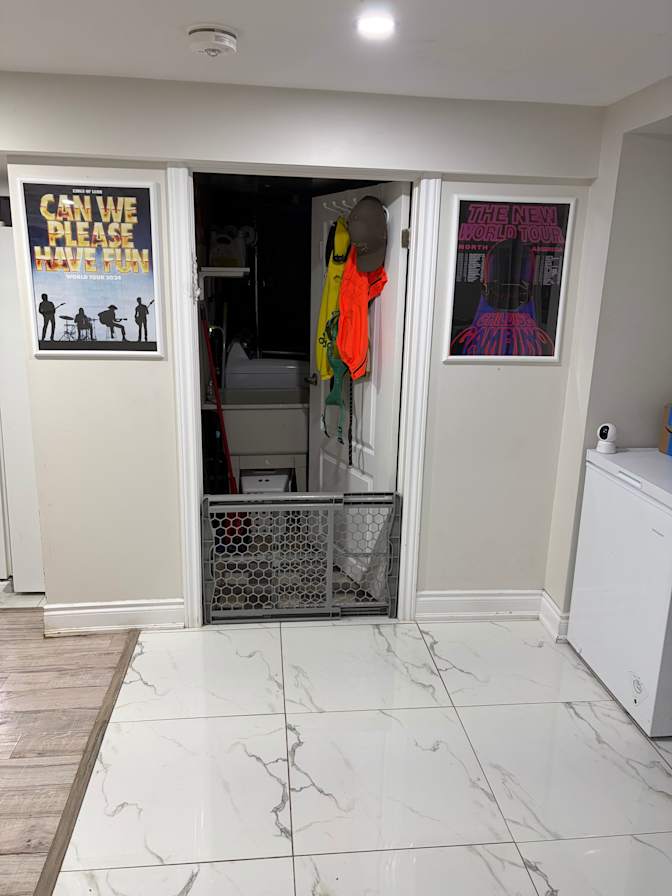 Darren's room