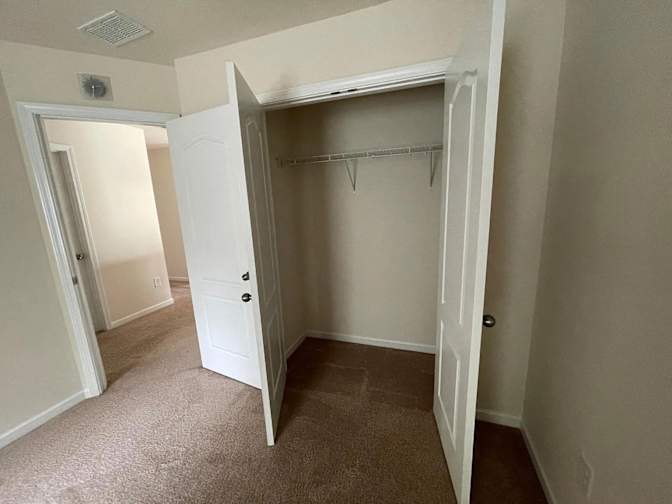 Alcove Rooms's room