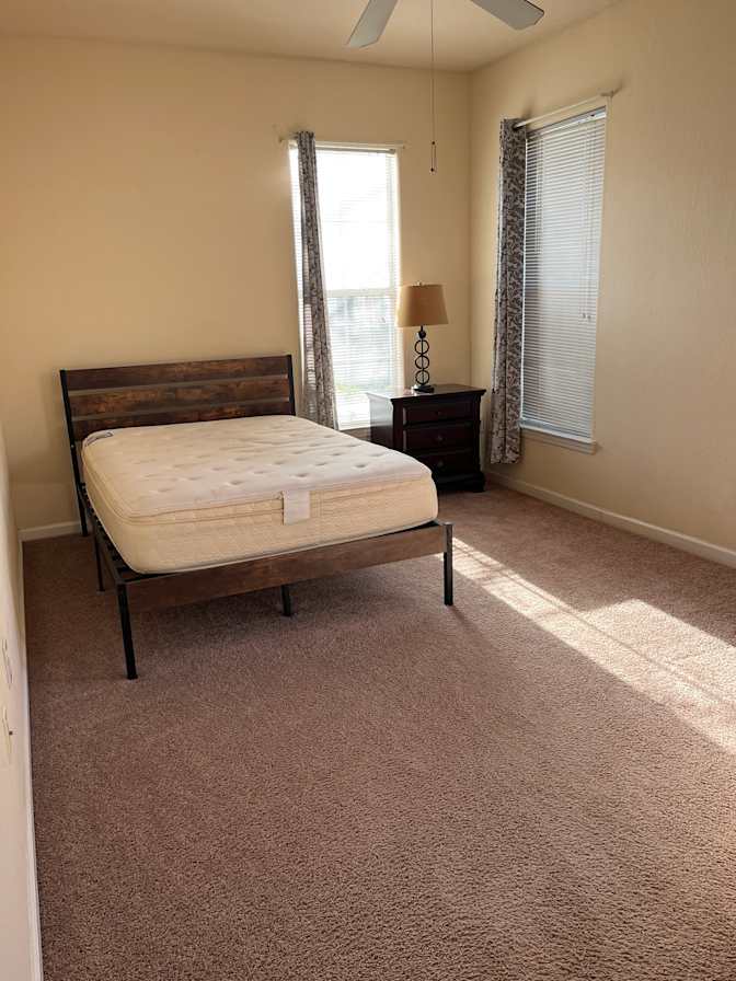 Dee's room