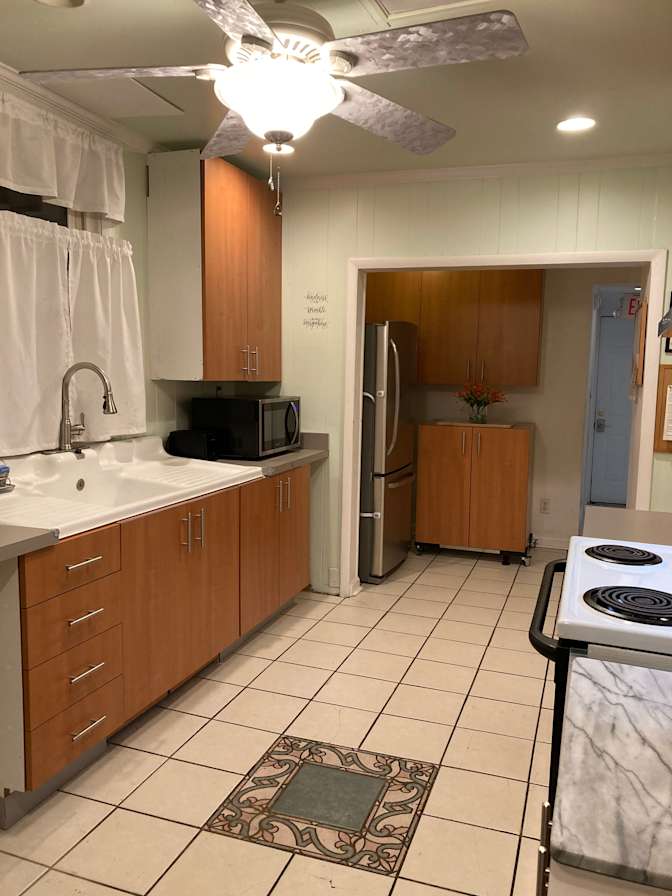 College Park Bed and Bath's's room