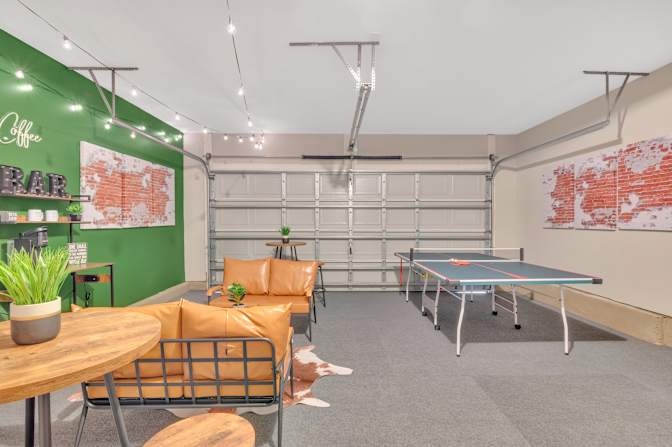 lifedoorrentals's room