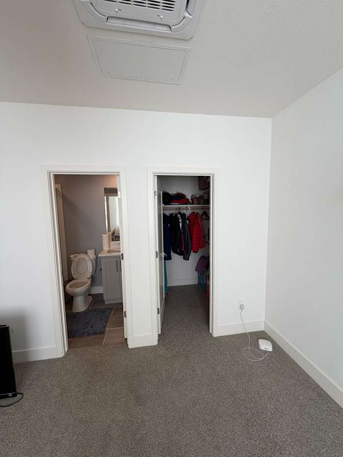 Karthik Ramakrishna's room