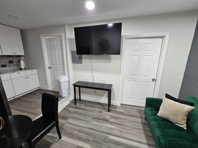 CL&C Property Management and Consulting's room