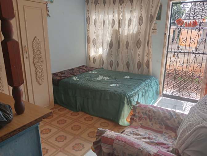 MONESH NANKOO's room
