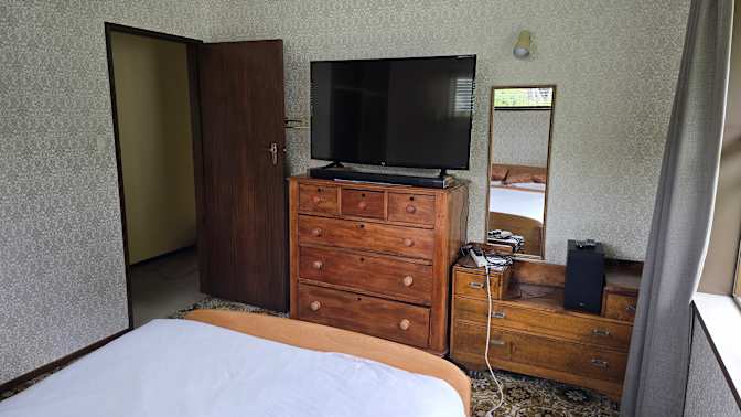 Dave's room