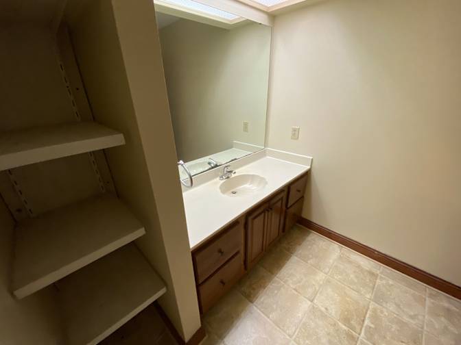 Alcove Rooms's room