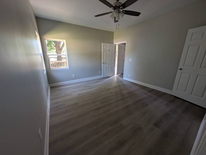 Alcove Rooms's room