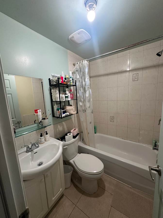 Lily Screaton's room