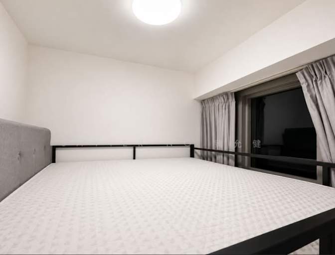 alex tan's room