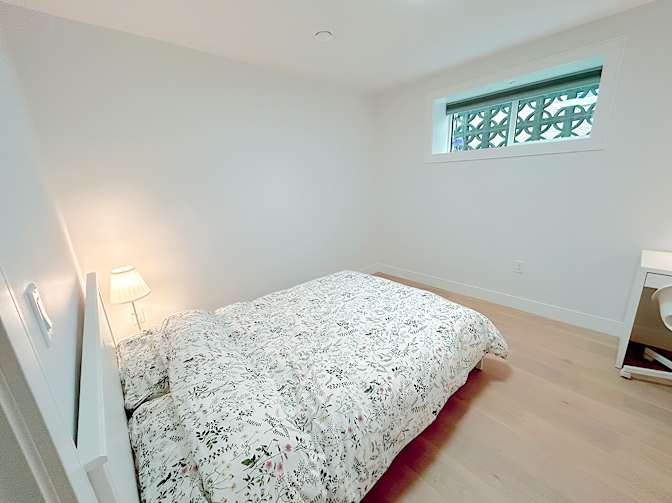 Hamid Reza's room