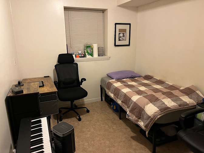 Jen's room