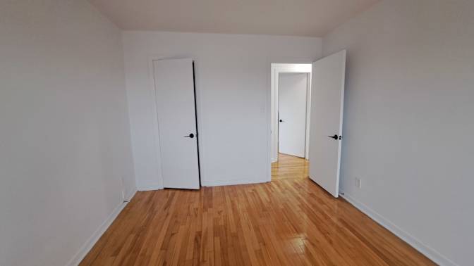alexandra Triantafillos's room
