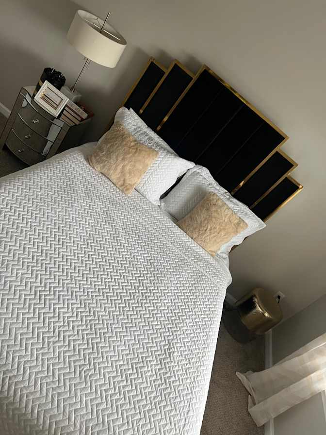 Kenisha Mcclymont Morris's room