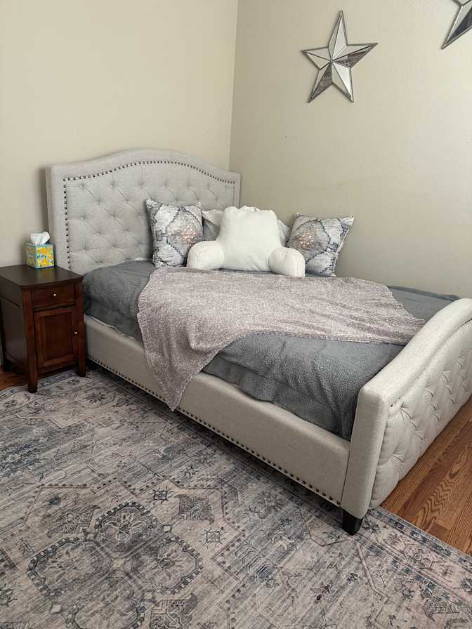 Aisha's room