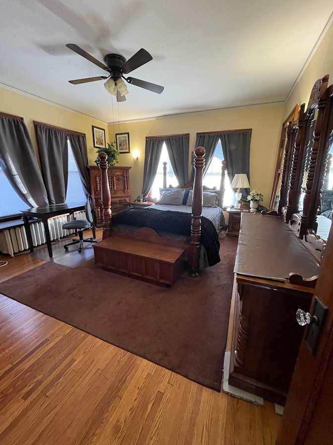 Kelly's room