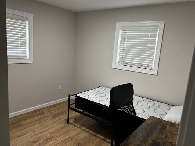 Ken's room