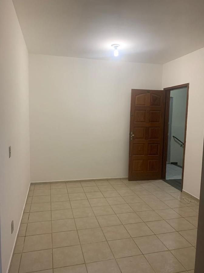 Llwazi hadebe's room