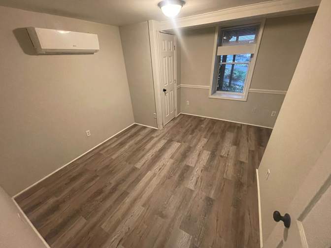Alcove Rooms's room