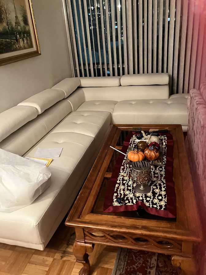 Ria Sena Demos's room