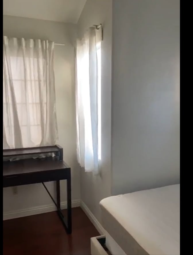 Iza Max's room