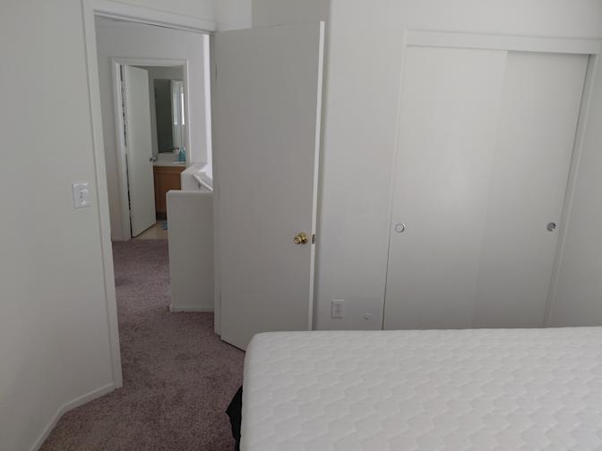 Mauricio's room
