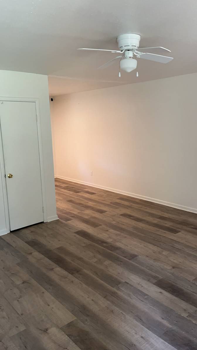 Dee's room