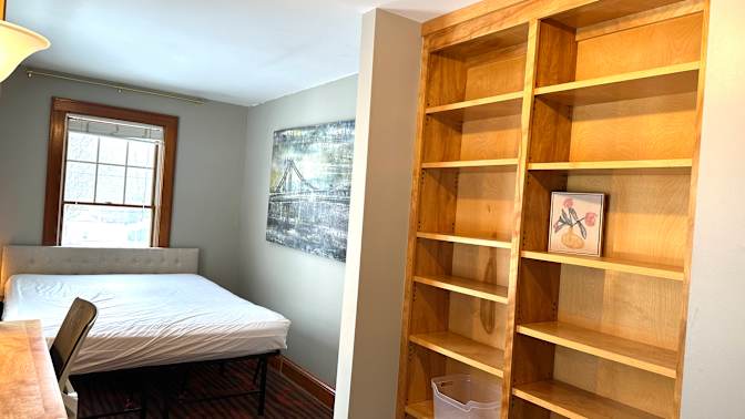 Awesome Roomate's room