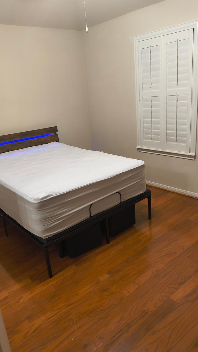 Linda's room
