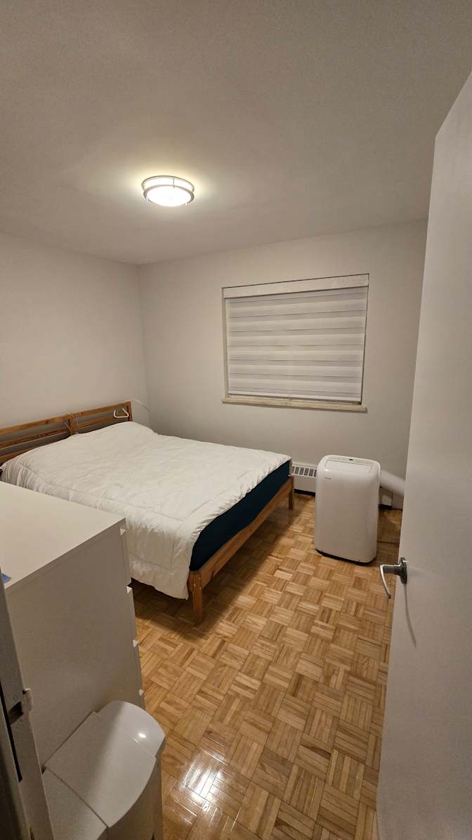 Muzaffer's room