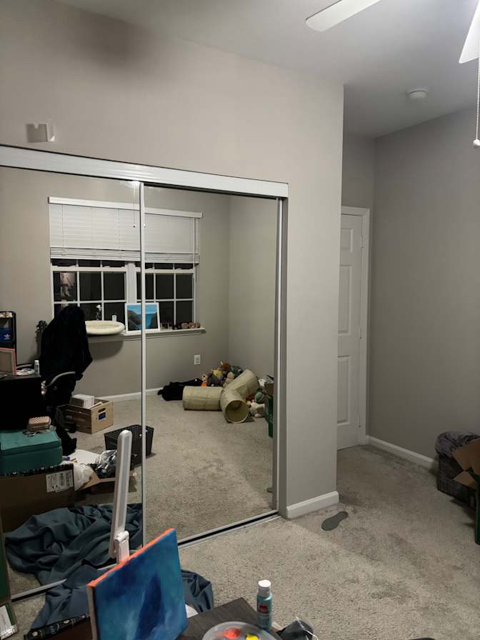Laura Barker's room