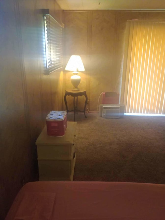 TJ hines's room
