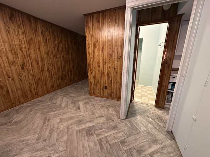 Hung's room