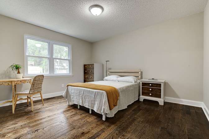 Thomas's room