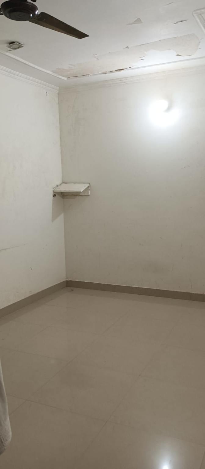 Aayushi's room