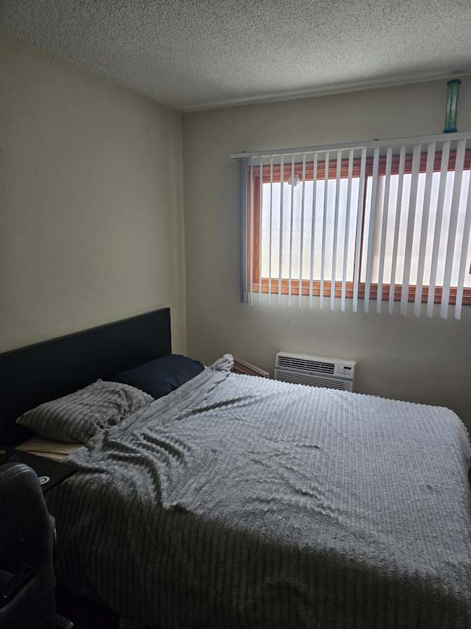 Lindsey D Herrell's room