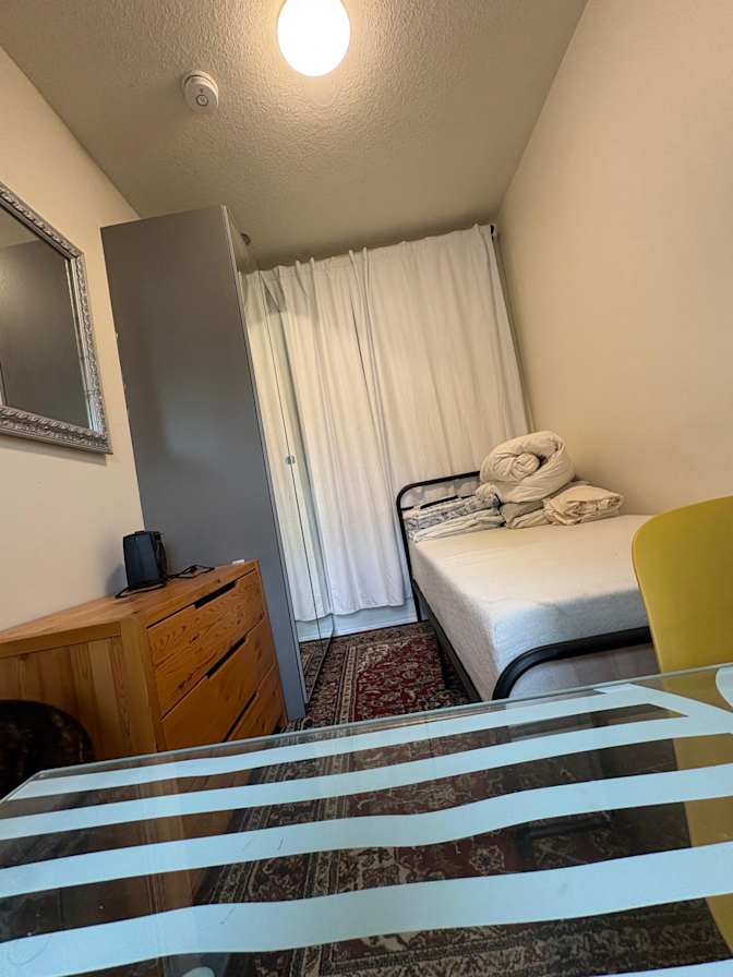 Craig YEG's room