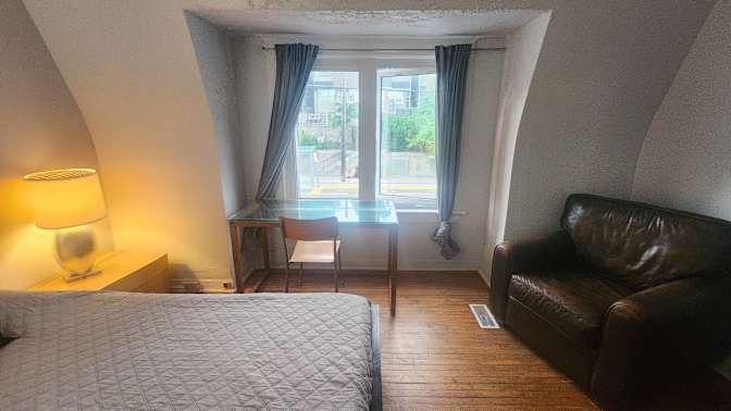 Laure's room