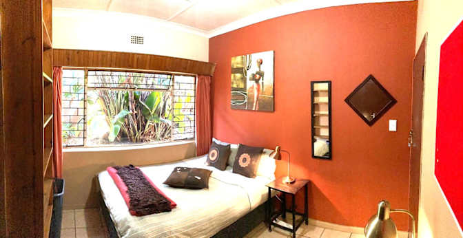 Jos Milne's room