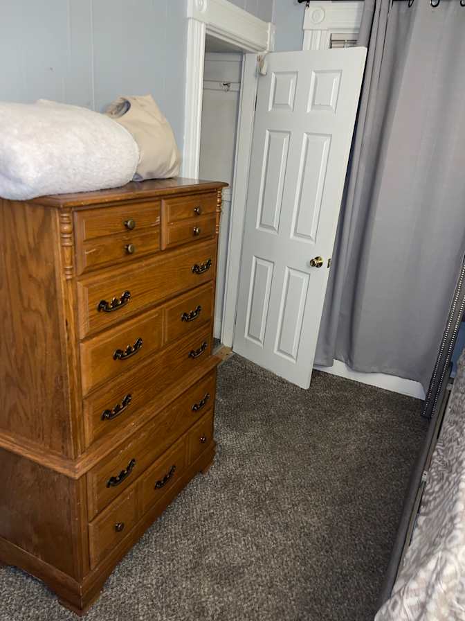 Yanaira's room