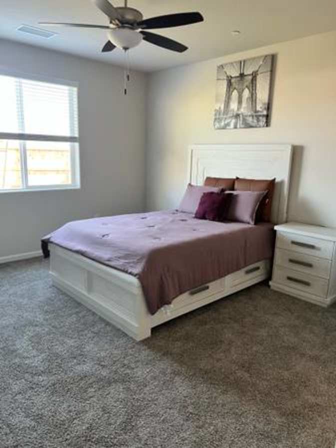 Room for rent's room