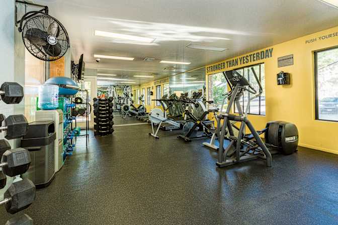 Woodlands Village Apartments's room