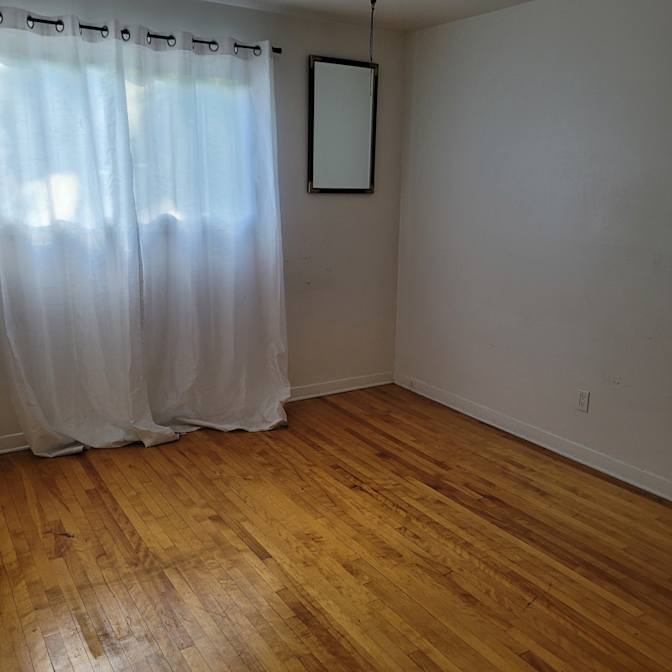 OL'DOCWATSON's room