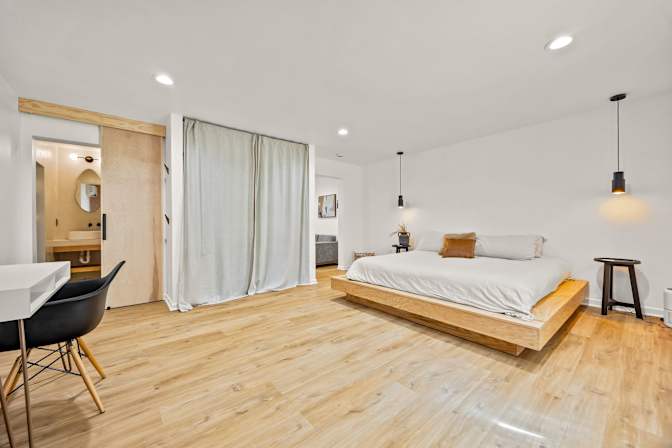 Jaz - The Sanctuary Properties's room