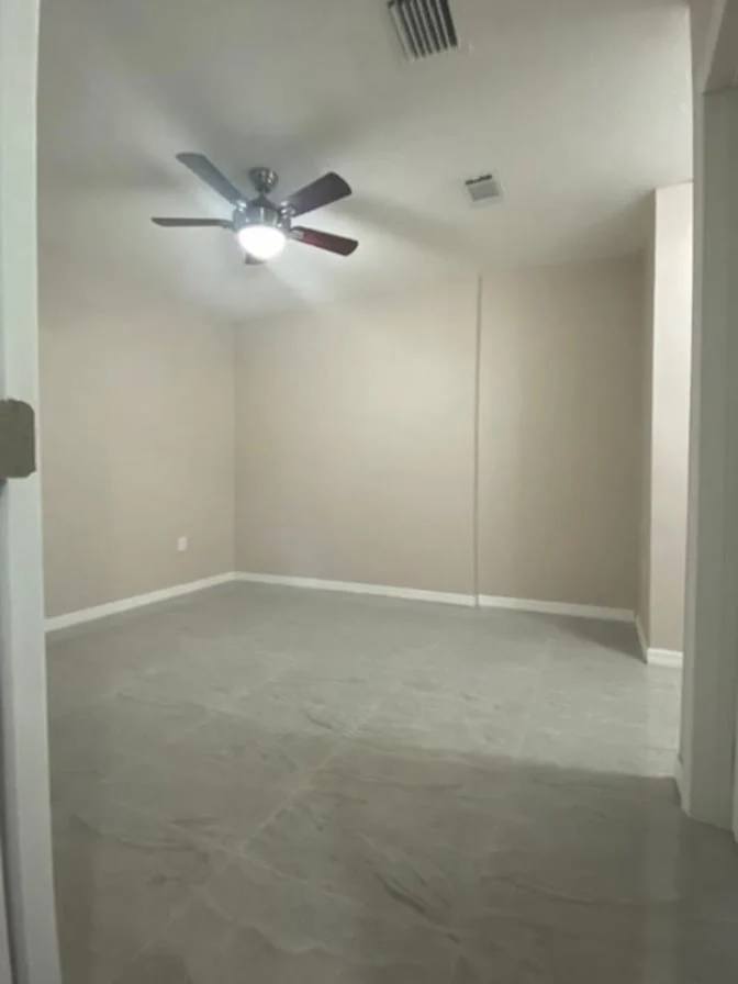 juan's room
