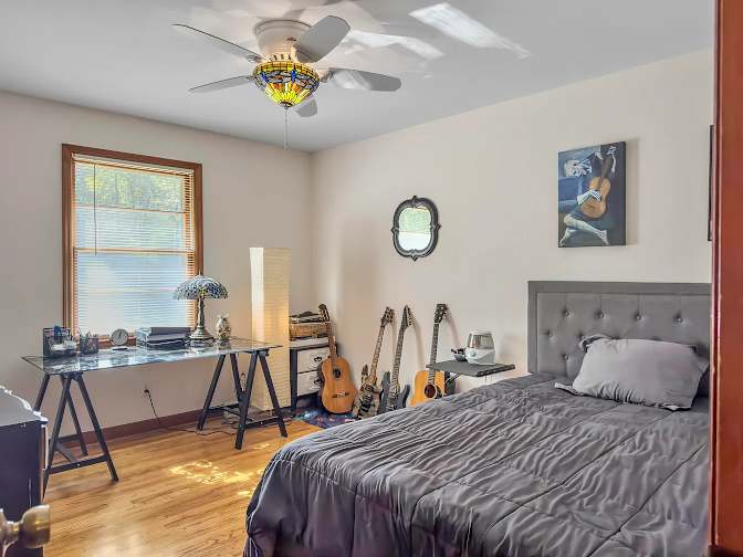 christopher wieters's room