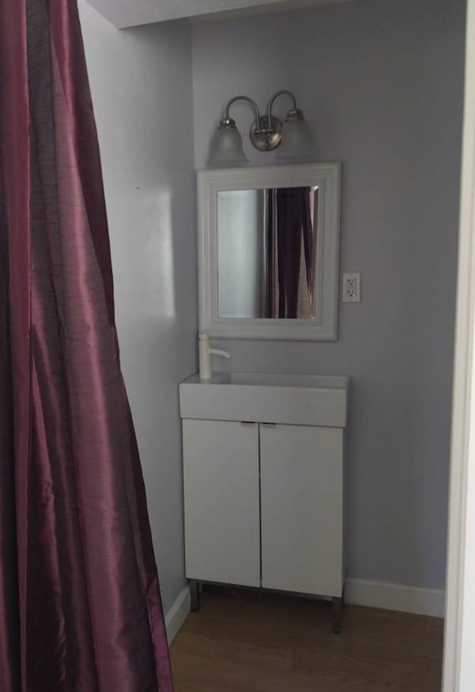 Leslie's room