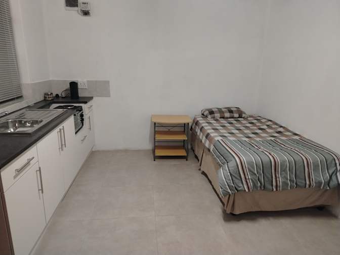 Bronvin's room