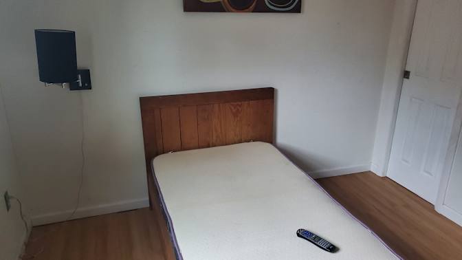 Enrique's room